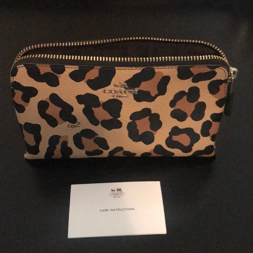 NWOT Coach make up bag